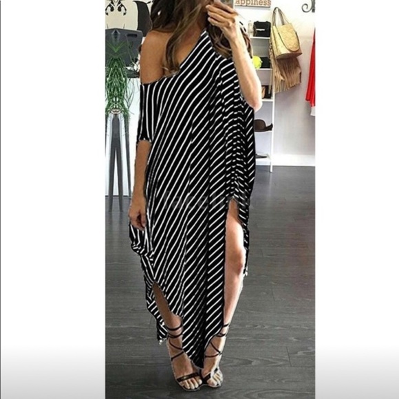 Super Sexy Black&White Striped Slouchy Maxi Dress - Picture 2 of 15